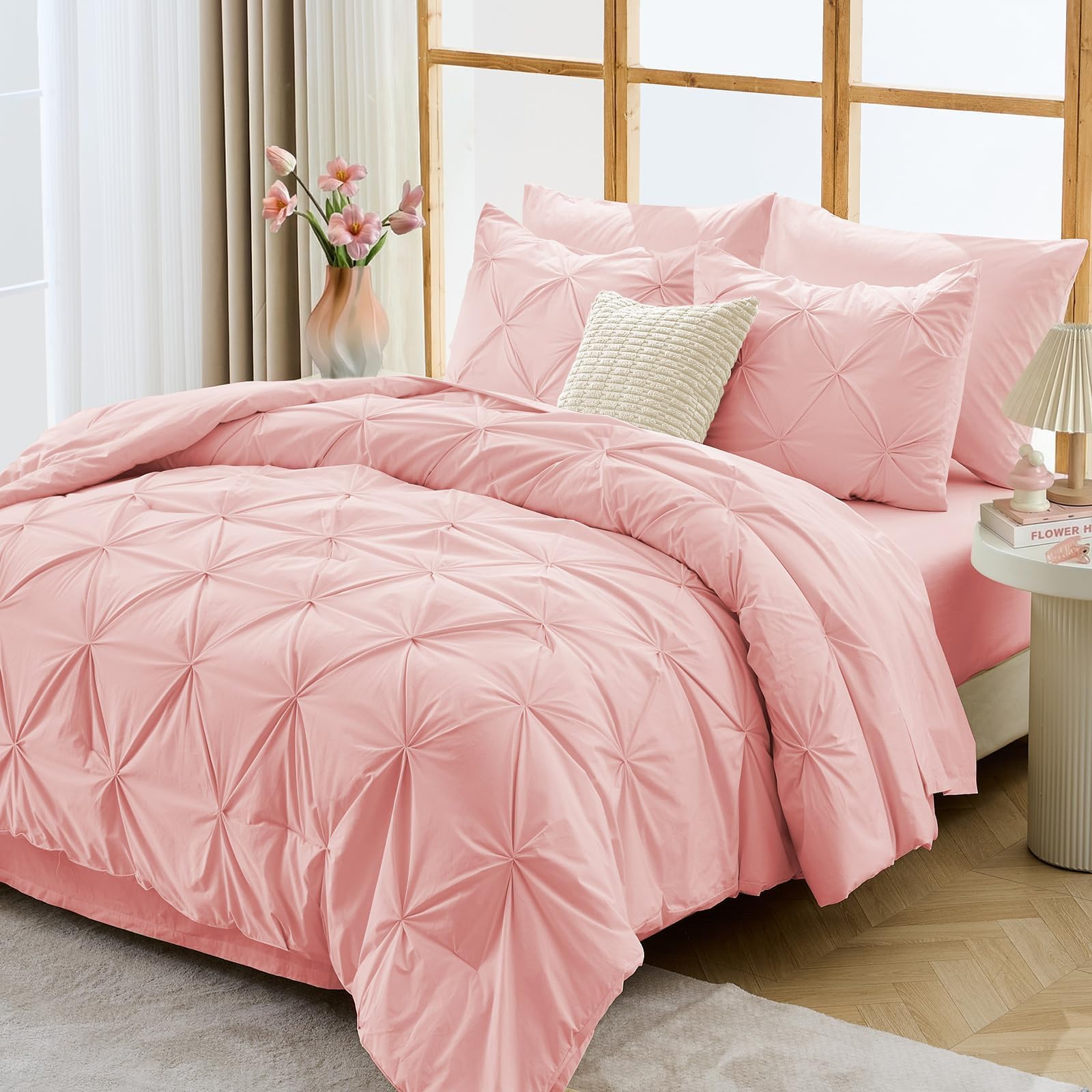 JOLLYVOGUE chambre stylée rose illustrant ambiance cocooning