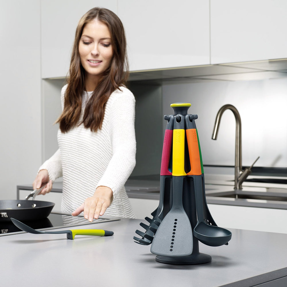 Joseph Joseph ensemble 6 pièces présenté sur le présentoir rotatif pour organisation
