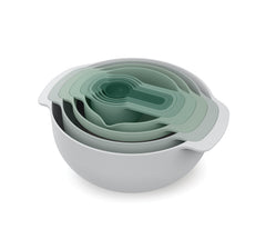 Joseph Joseph vue avant du set Nest 9 Plus couleur sage green, design gain de place