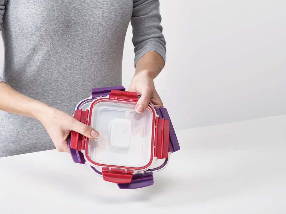 Joseph Joseph contenant en usage pour transporter repas sans fuite