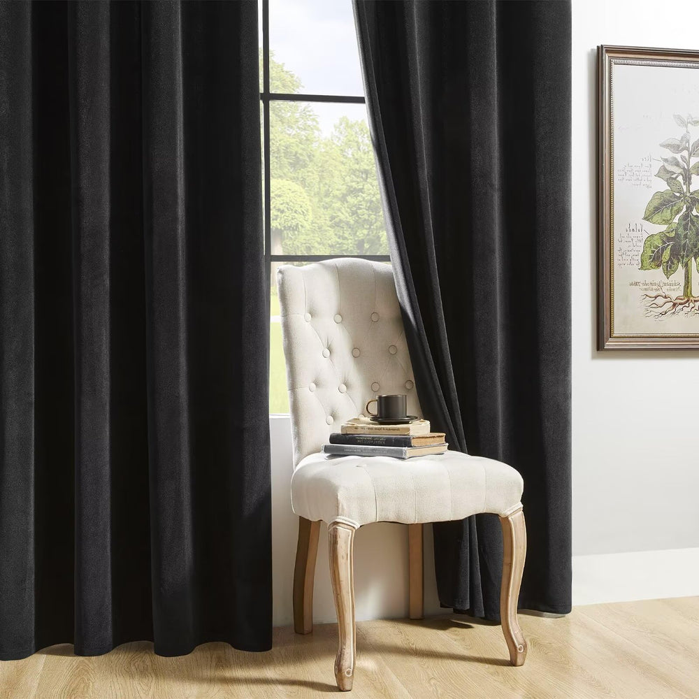 Joydeco rideau posé sur porte-fenêtre optimise intimité et isolation thermique