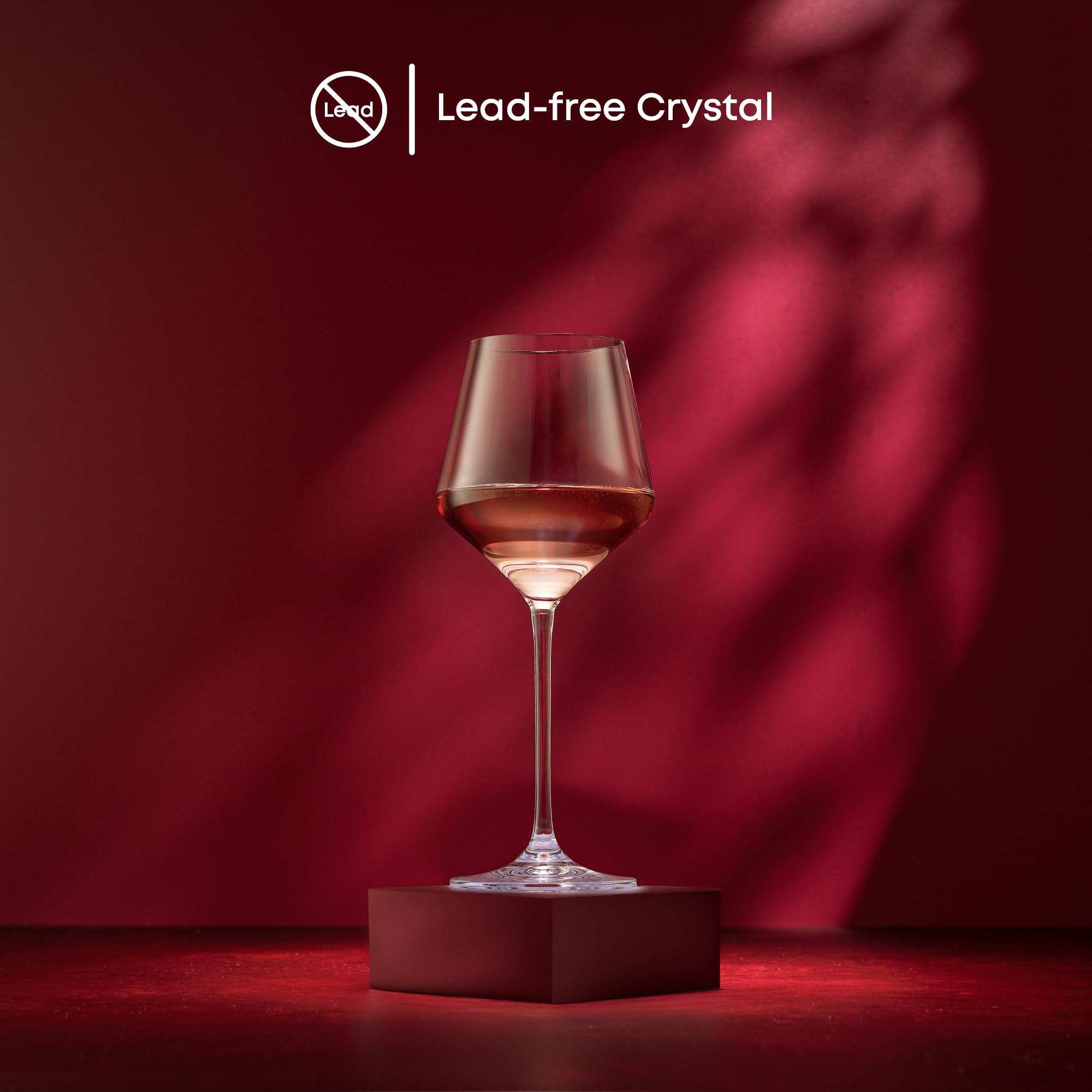 JoyJolt ensemble sur table habillée pour dîner et mise en valeur des vins