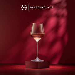 JoyJolt ensemble sur table habillée pour dîner et mise en valeur des vins