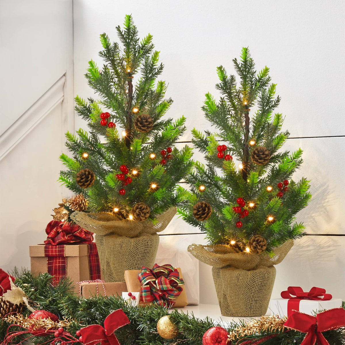 Juegoal sapin de face placé sur une table apporte ambiance festive
