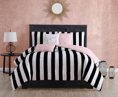 Juicy Couture gros plan microfibre montrant douceur et durabilité