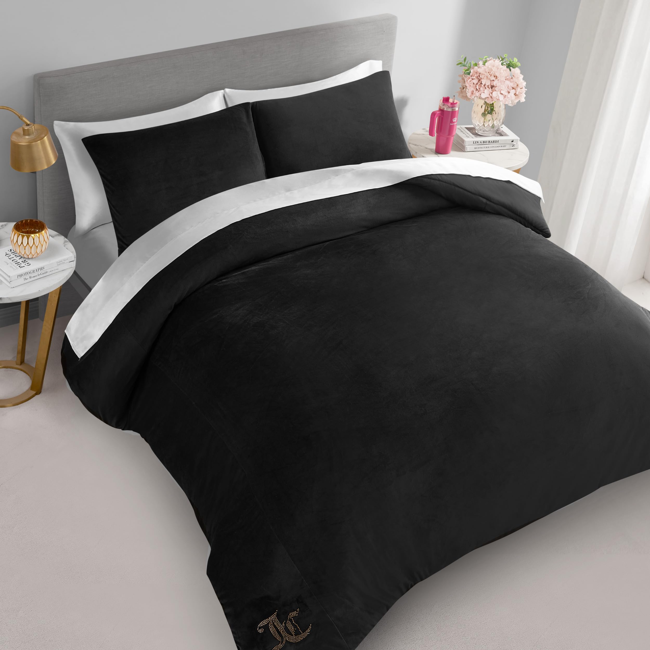 Juicy Couture détail de texture velours promettant douceur