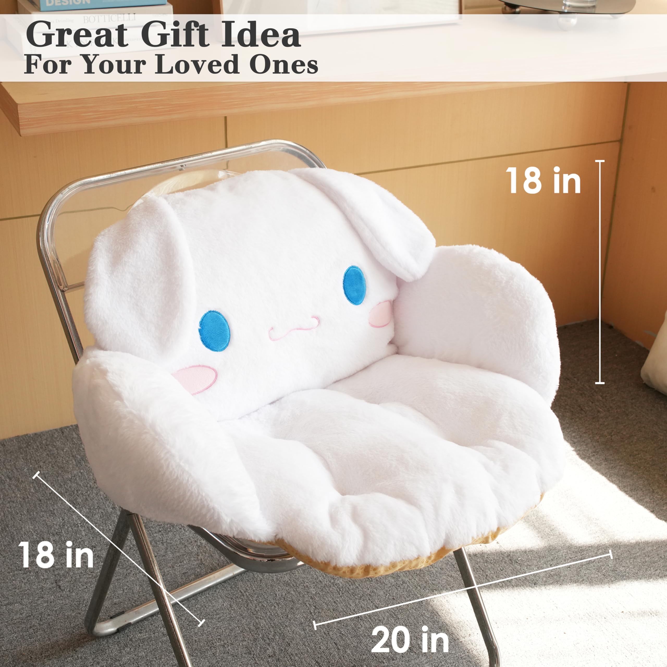 juju GOODS coussin posé à côté d’une main pour montrer l’échelle pratique