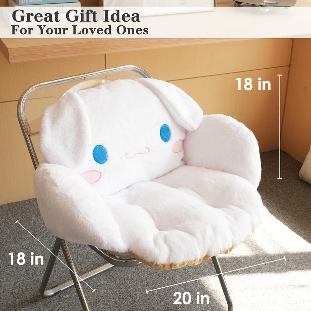 juju GOODS coussin posé à côté d’une main pour montrer l’échelle pratique