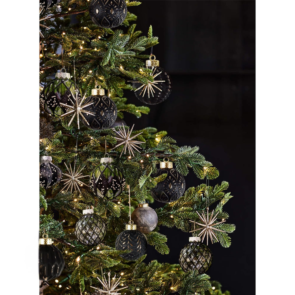 Juncox décor rustique avec boules vieillies, look farmhouse raffiné
