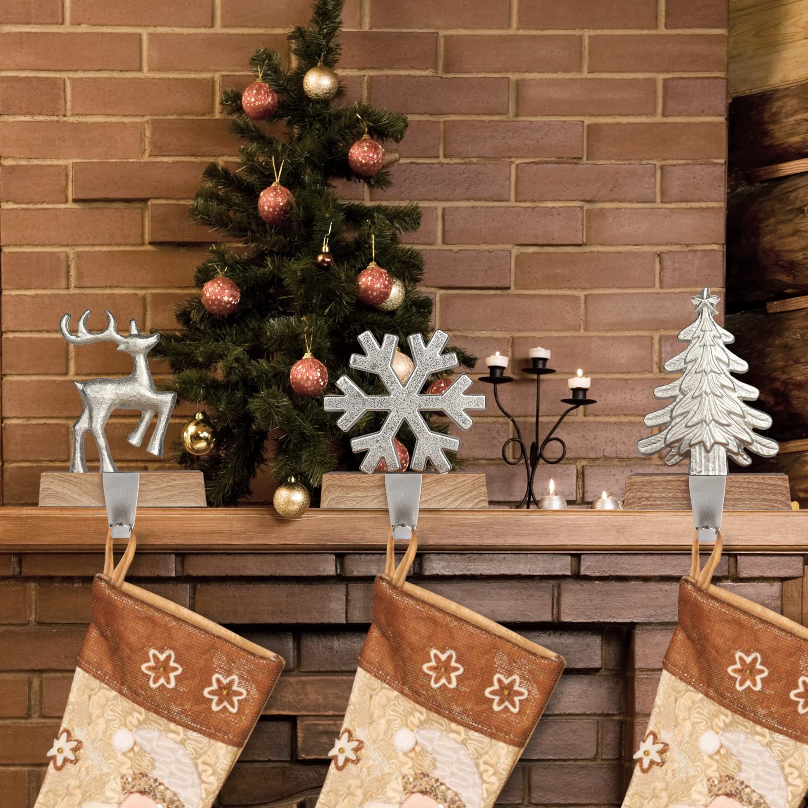 JUSTOTRY mise en scène sur manteau de cheminée apportant ambiance festive
