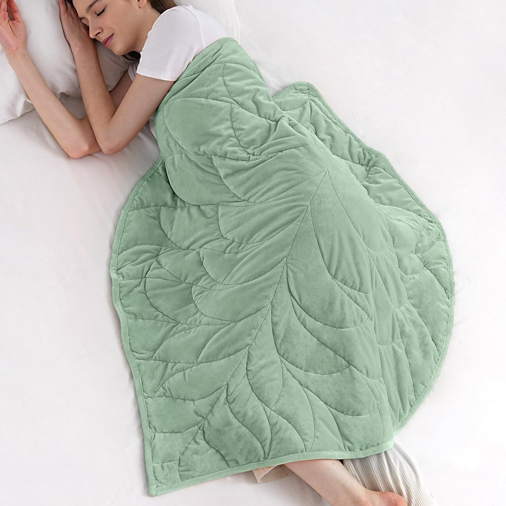 Kaisa gros plan tissu velours microfibre montrant douceur et confort