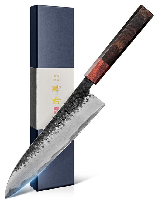 kanngou vue de face du Gyuto 8,27" montrant la lame et l’équilibre