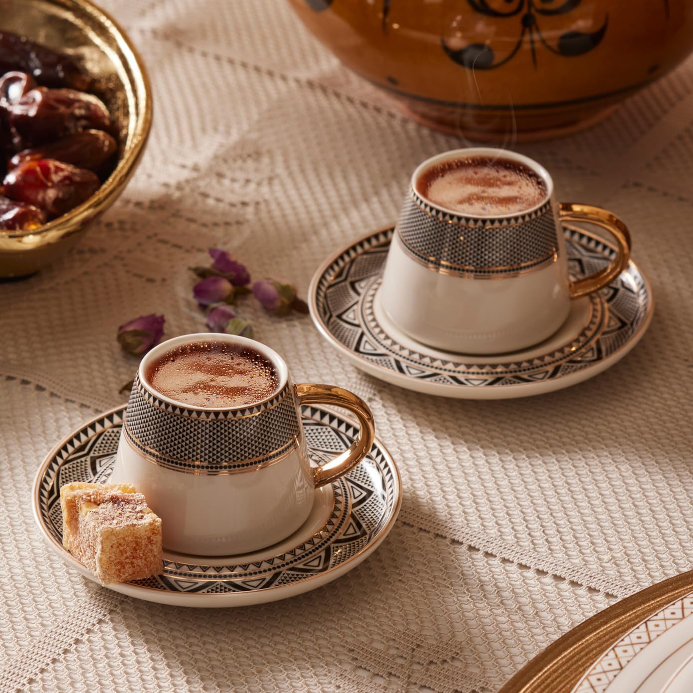 KARACA set posé sur table ambiance conviviale et chic
