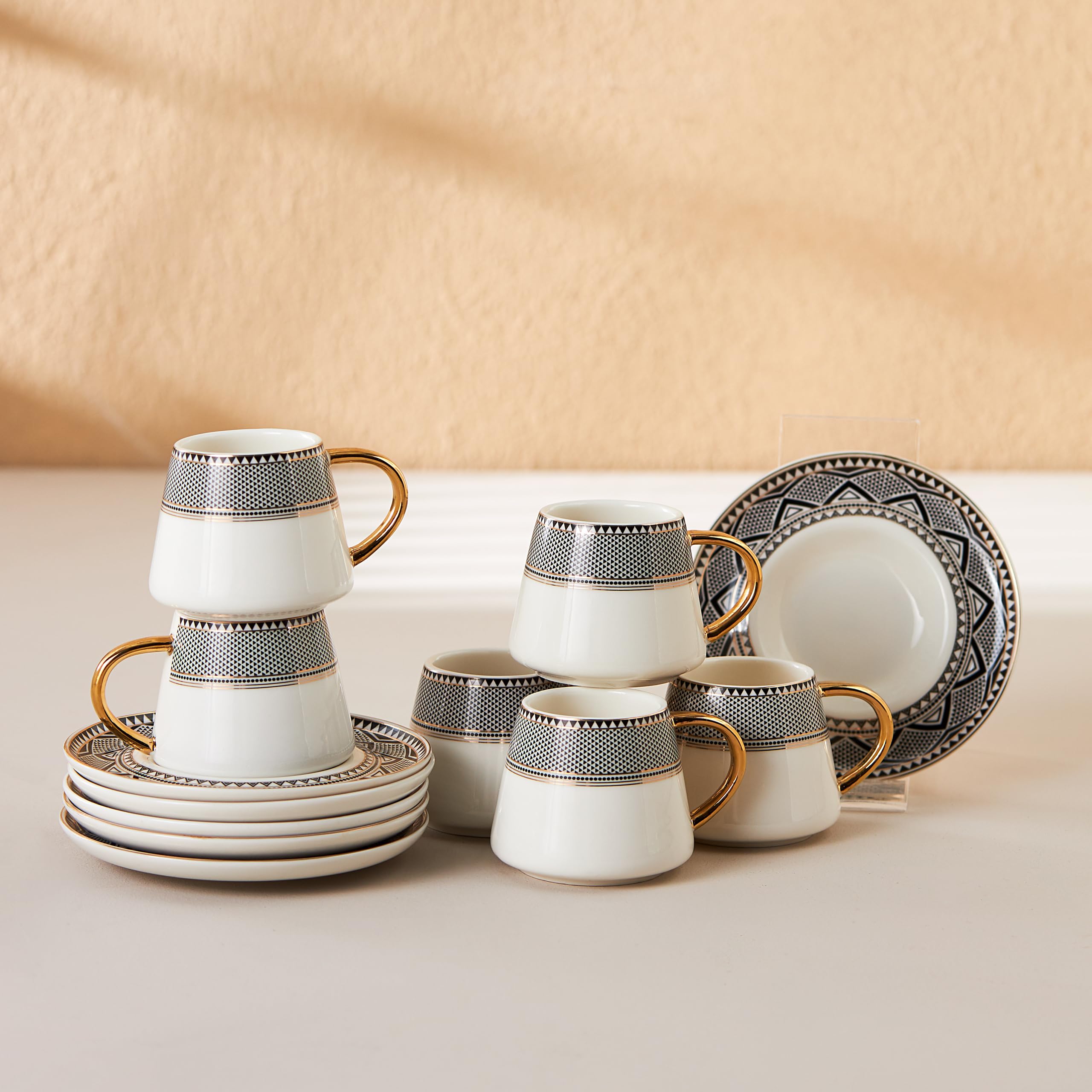 KARACA vue dessus tasse montre contenance précise