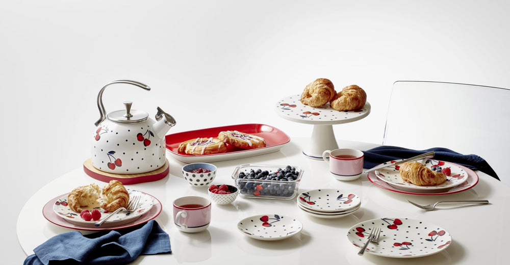 kate spade new york gros plan motif cerises Cherry Dot, design gai et identifiable