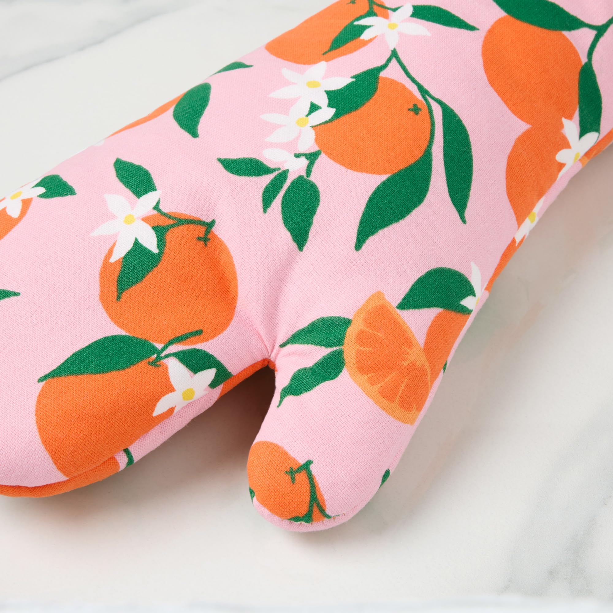 kate spade new york gros plan du matelassage montrant isolation et confort