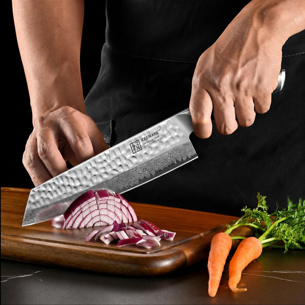 KEEMAKE finition martelée reflétant la lumière, réduisant l'adhérence des aliments