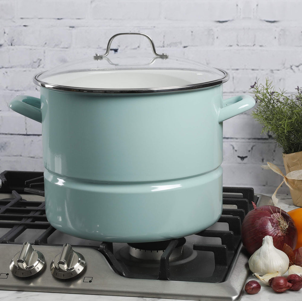 Kenmore échelle taille montrant la capacité 16 pintes à côté d'une assiette, préparation de grandes portions