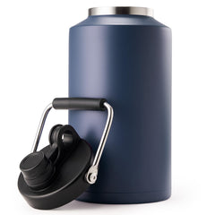 Kerilyn gourde gallon face avant montrant design bleu foncé et poignée, transport facile