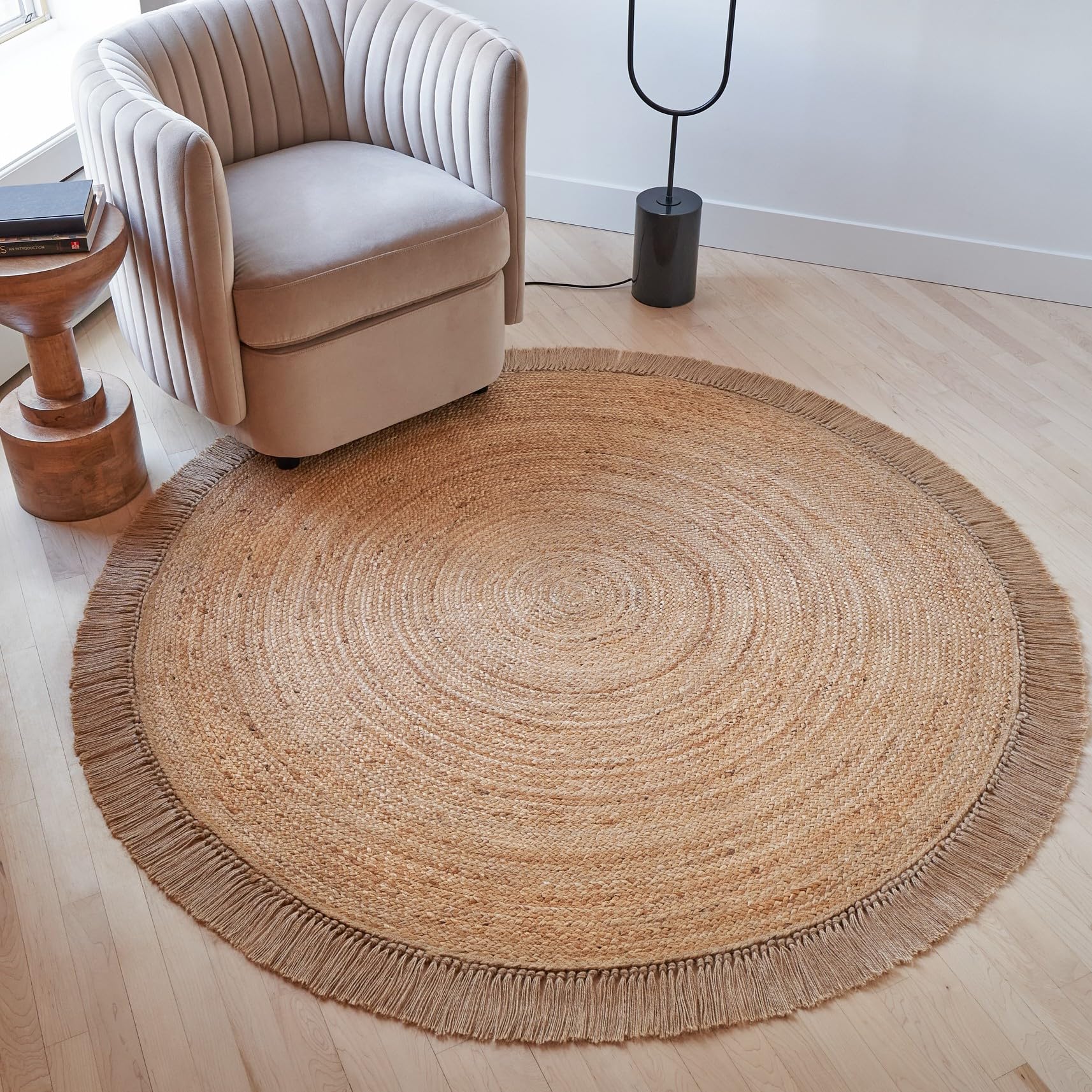 KIBAGA tapis rond face montrant design naturel et apport chaleureux