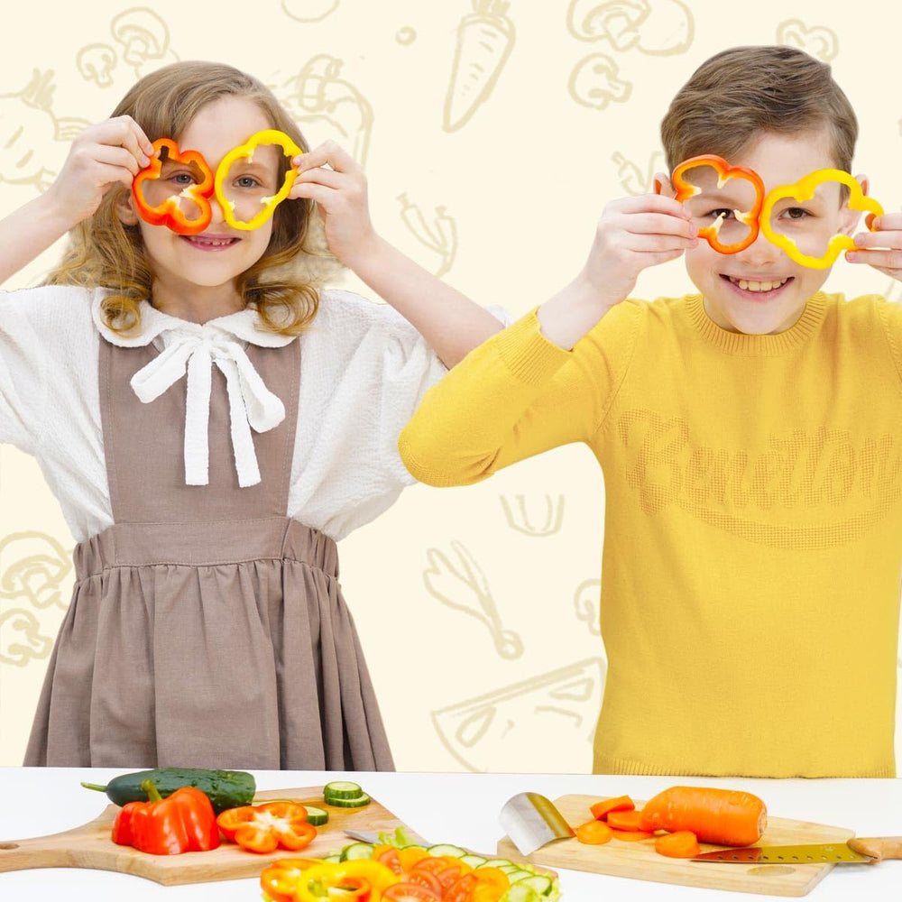 Kibbidea comparaison taille avec main adulte montrant proportions enfants