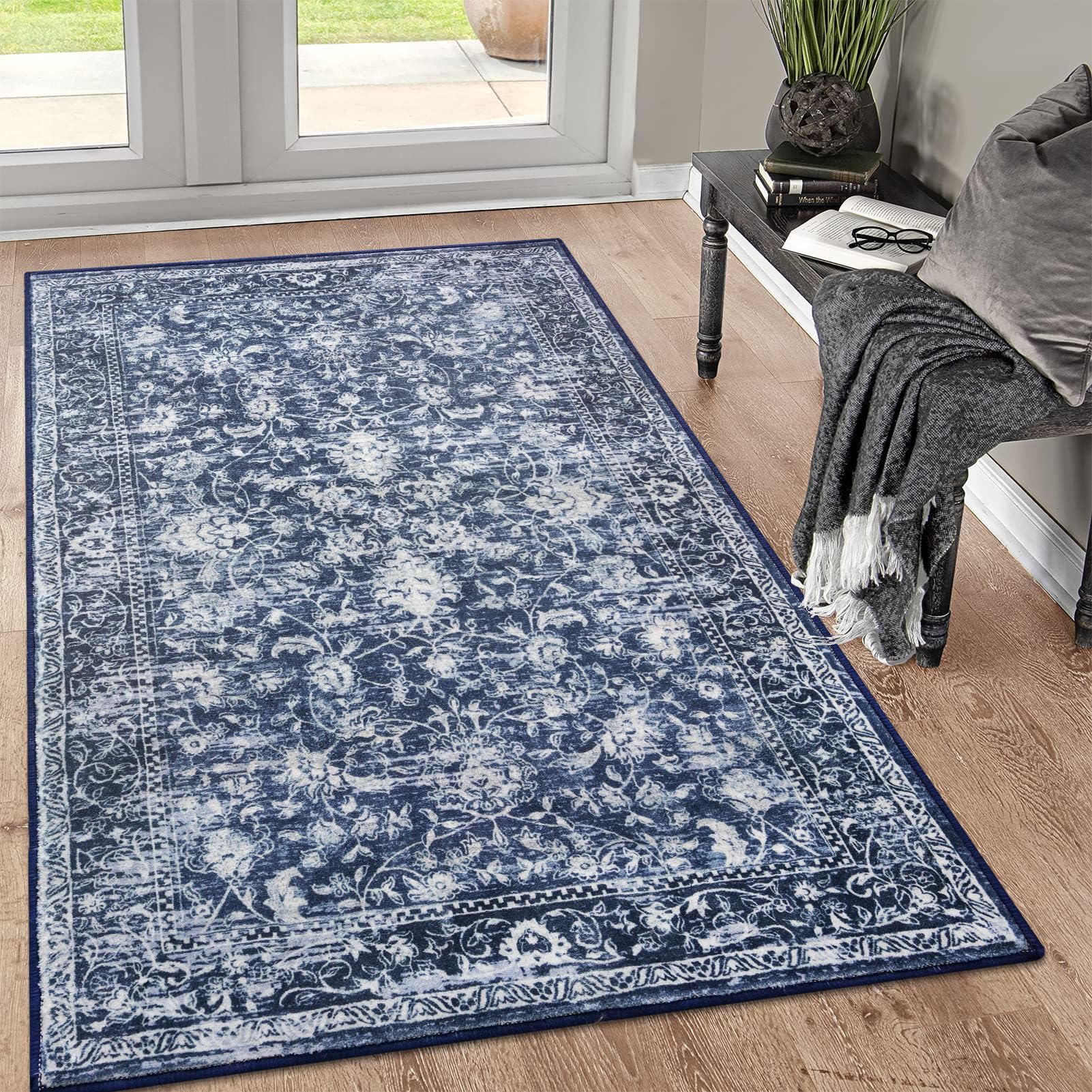 KILOCOCO face avant du tapis 3x5 en bleu et blanc montrant style et durabilité
