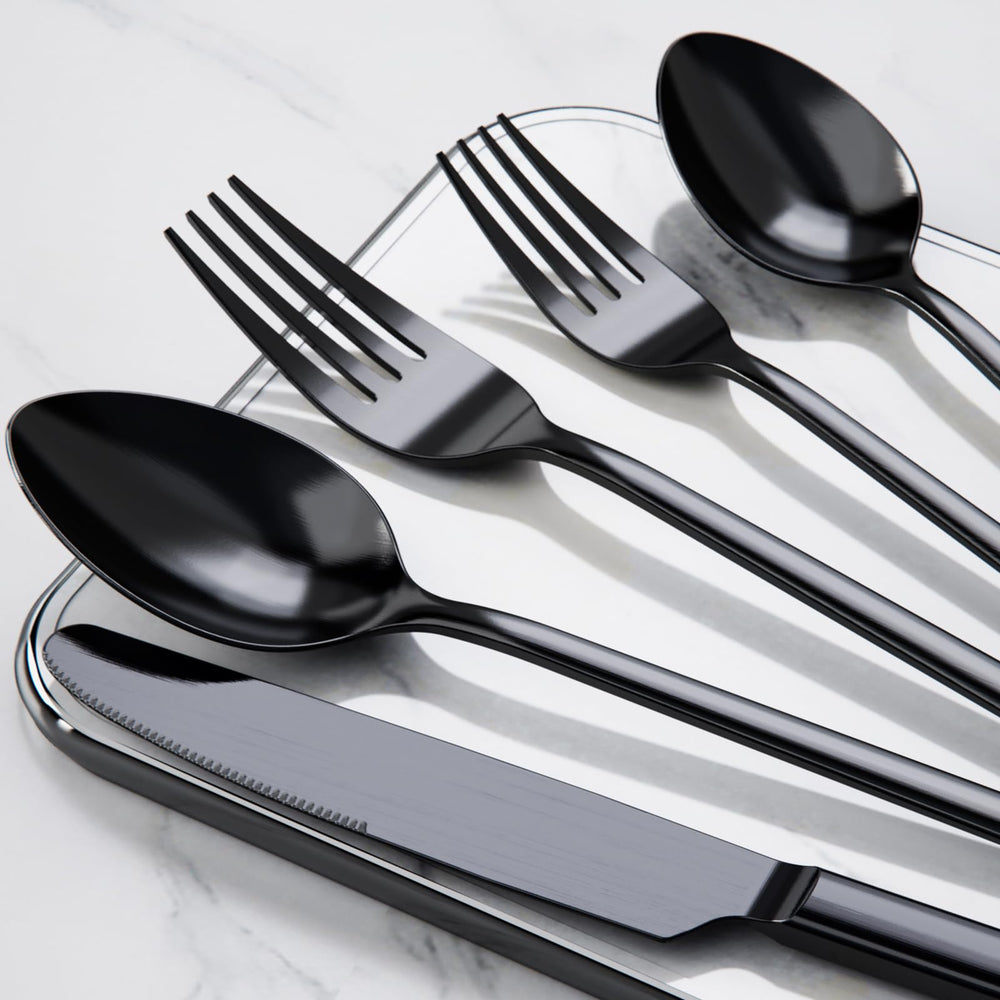 KINGSTONE mise en scène repas montrant adaptabilité élégante en table