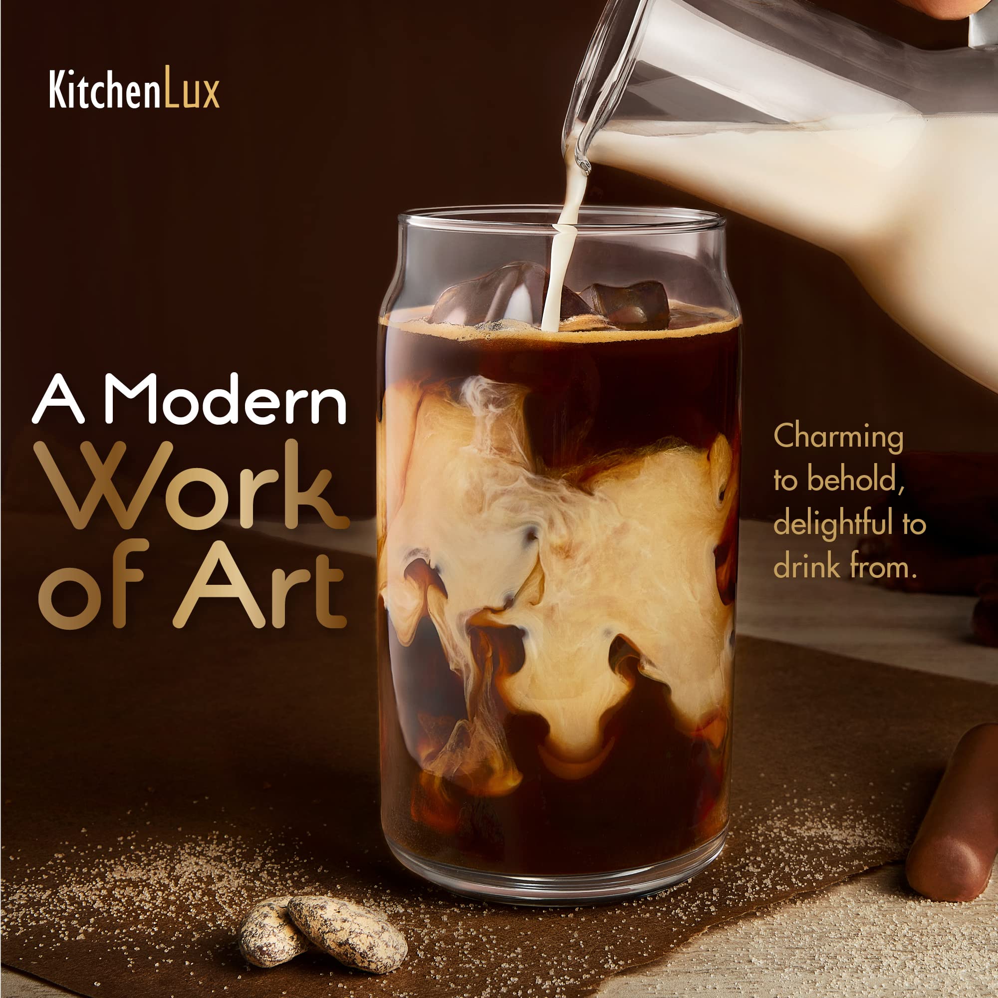 Kitchen Lux verre placé à côté d'un objet pour comparaison de taille pratique