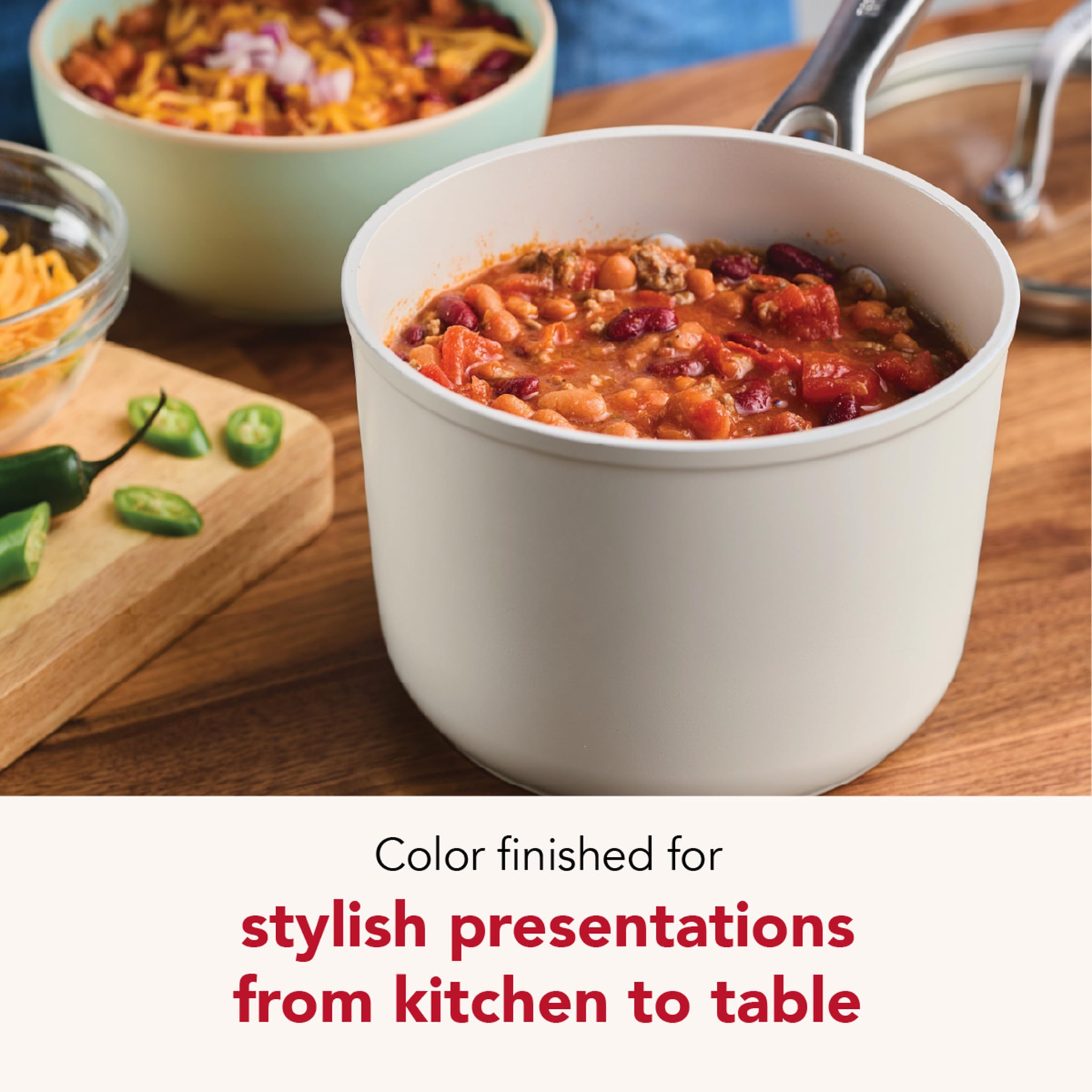 KitchenAid base forgée épaisse assurant diffusion uniforme de la chaleur