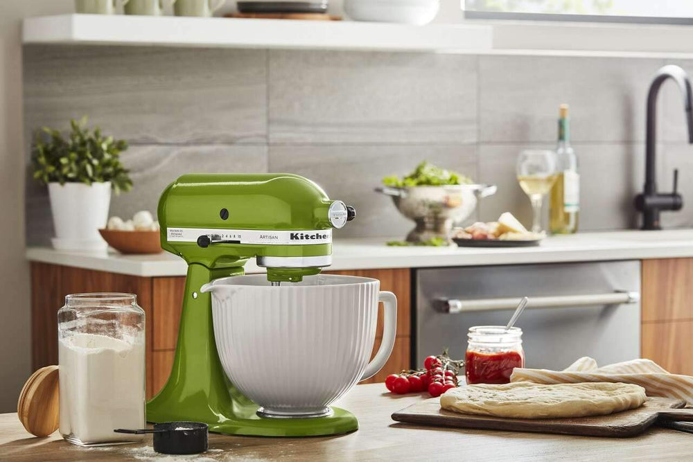 KitchenAid bol en cuisine stylée démontrant polyvalence et design