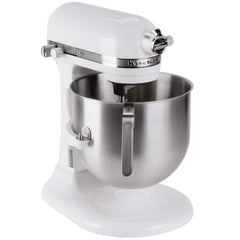 KitchenAid gros plan sur poignée en J, prise ergonomique et manipulation sûre