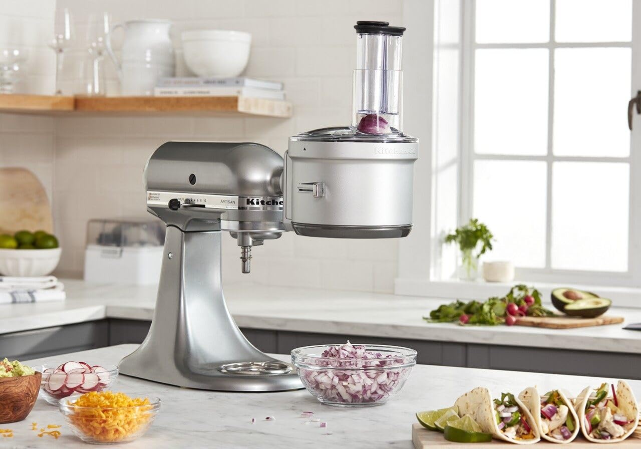 KitchenAid comparaison d’échelle avec un chou-fleur pour visualiser capacité du tube