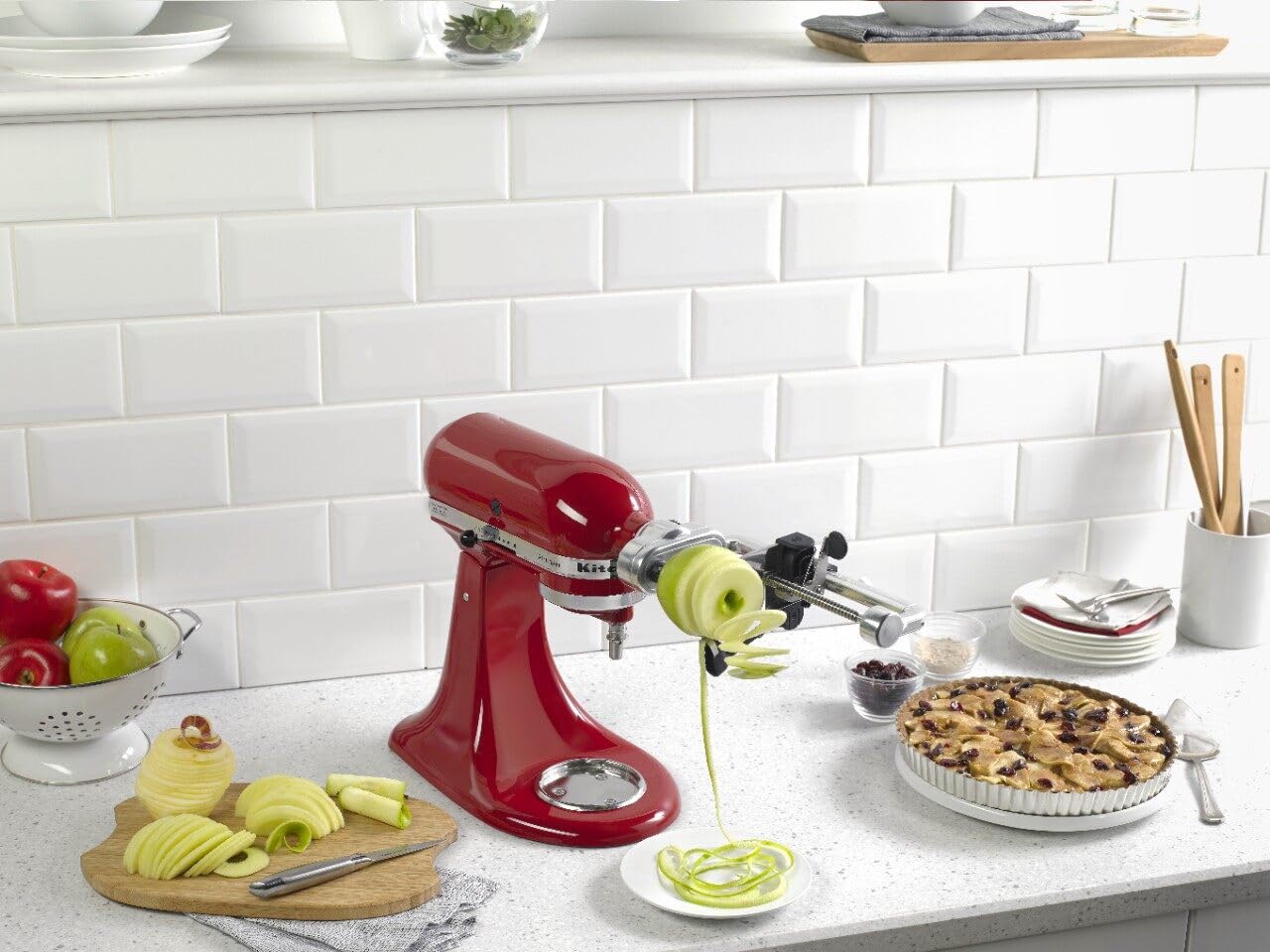 KitchenAid gros plan métal et fixation solide pour durabilité et stabilité