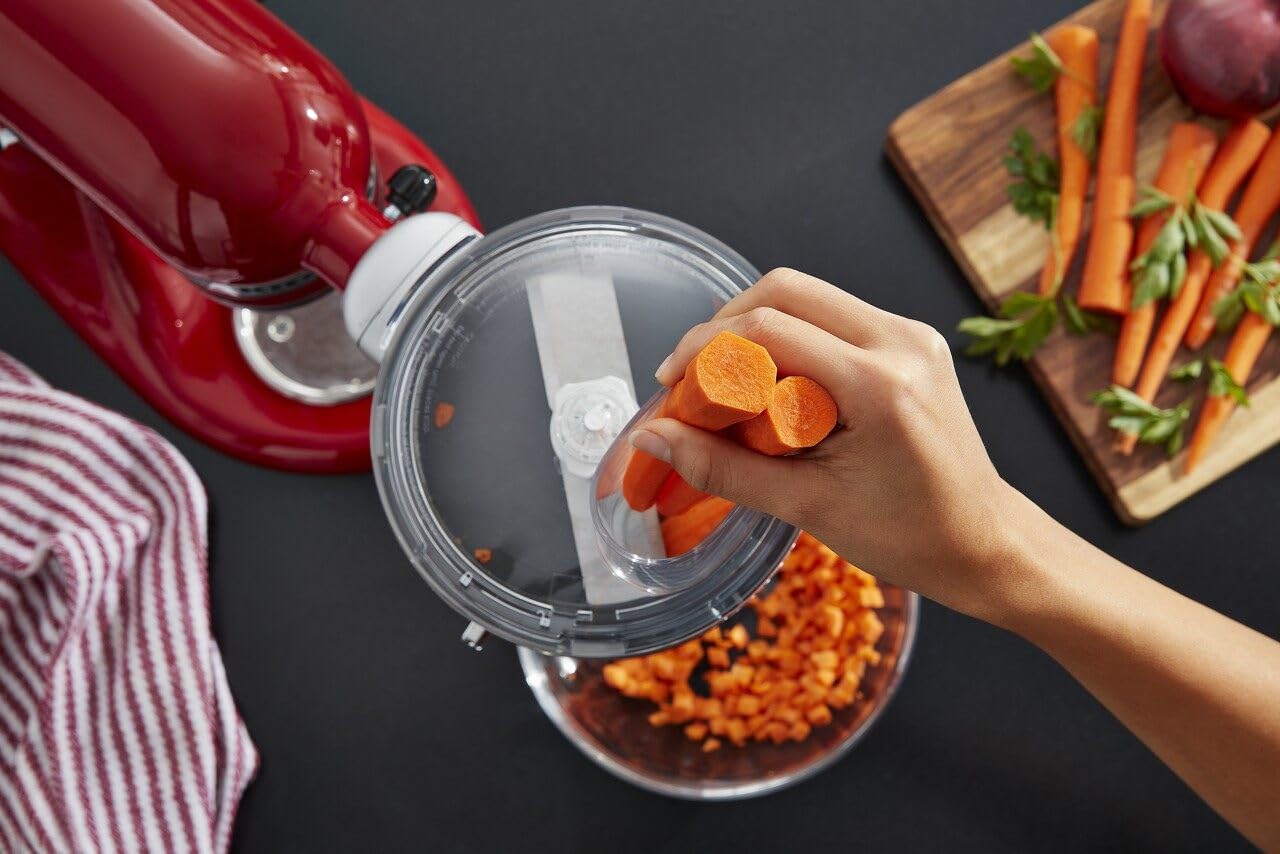 KitchenAid gros plan sur disques et lames offrant précision et durabilité