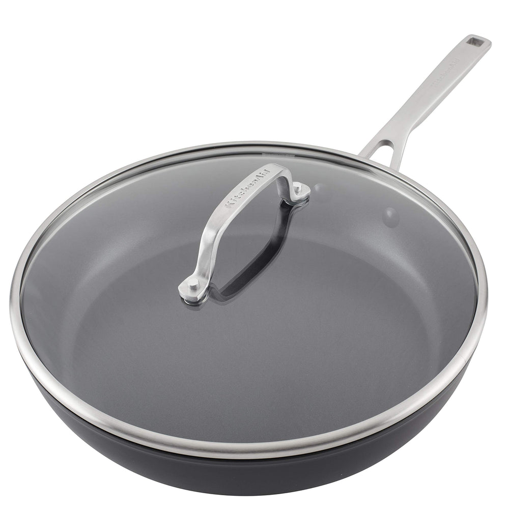 KitchenAid posé sur plaque à induction montrant compatibilité multi-feux