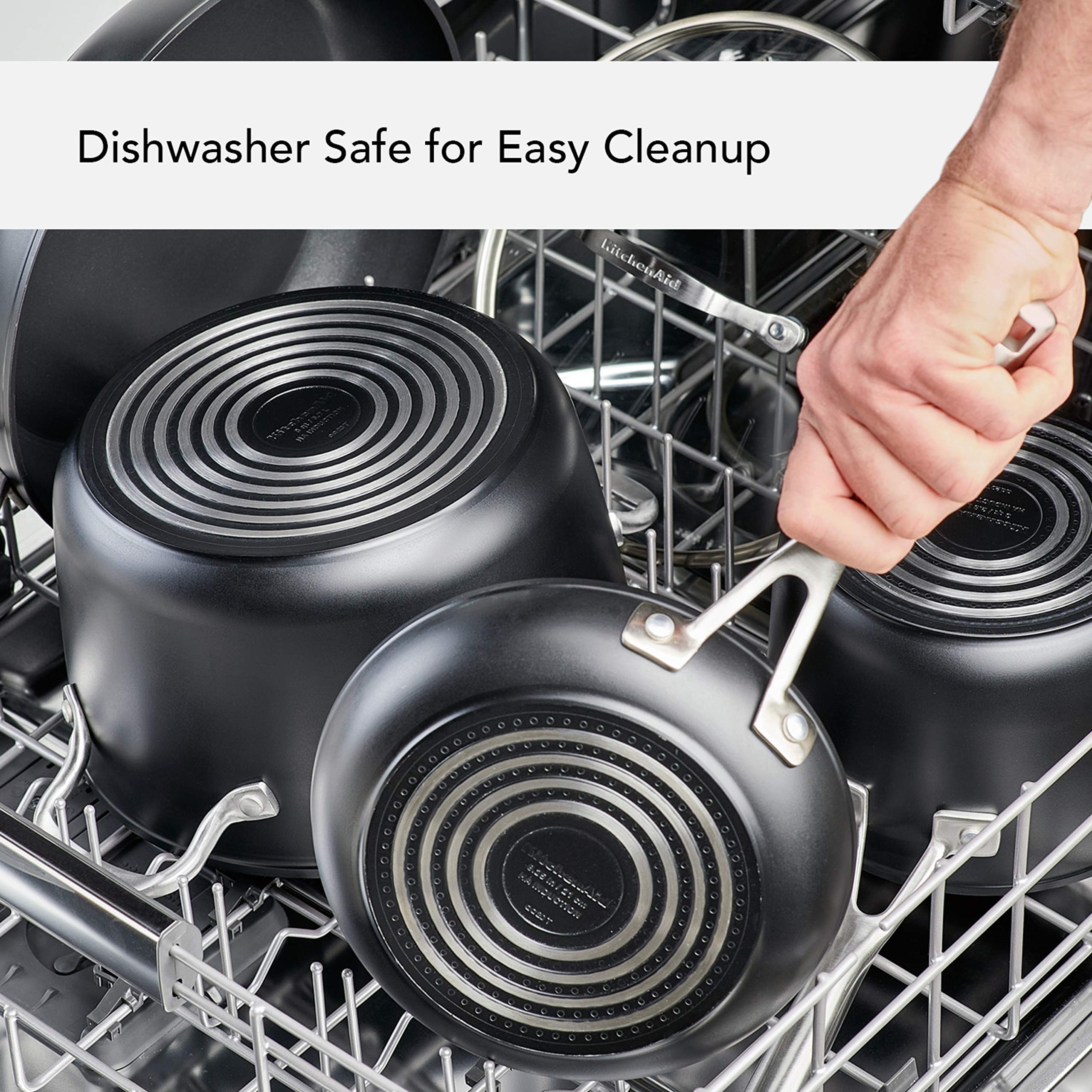 KitchenAid intérieur triple-couche antiadhésive facilitant le démoulage des aliments
