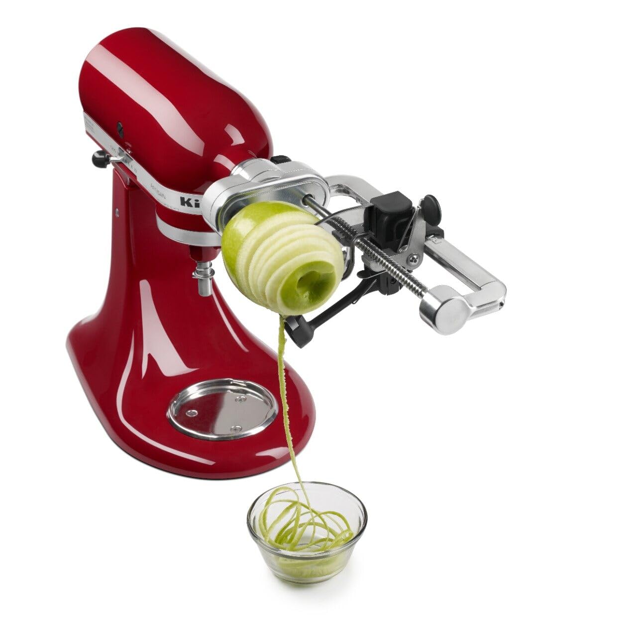 KitchenAid lame de pelage en cours d'utilisation pour épluchage précis