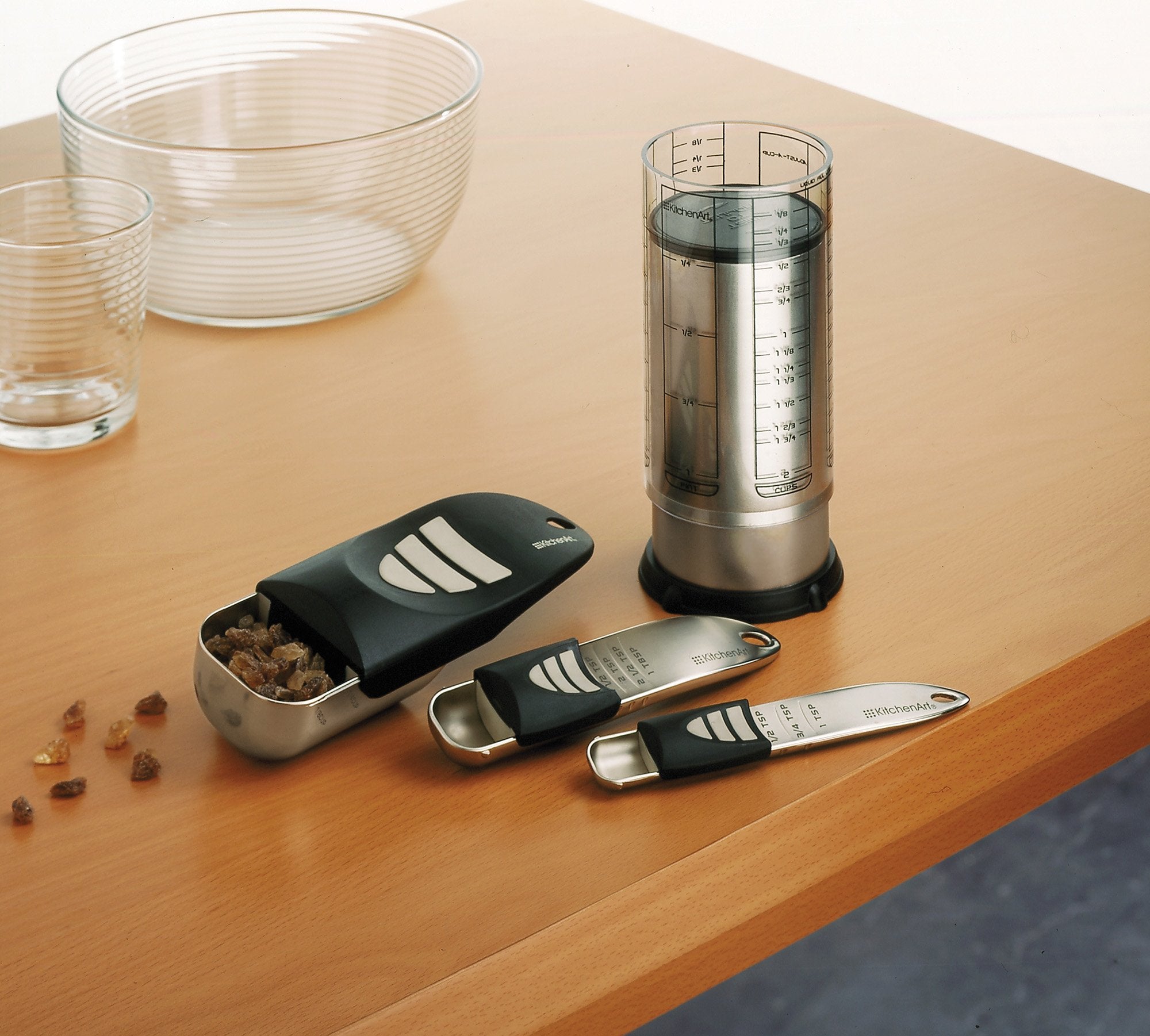 KitchenArt mise en scène cuisine moderne, set élégant pour préparation quotidienne