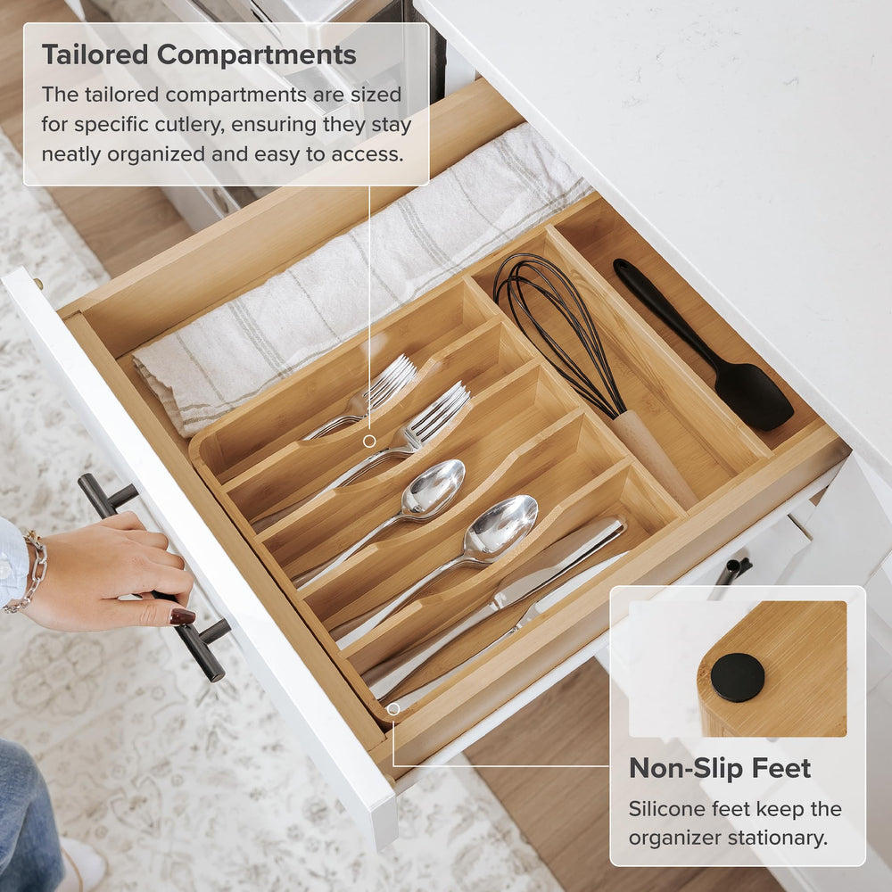 KitchenEdge cuillère à côté de l'organiseur montrant échelle et capacité