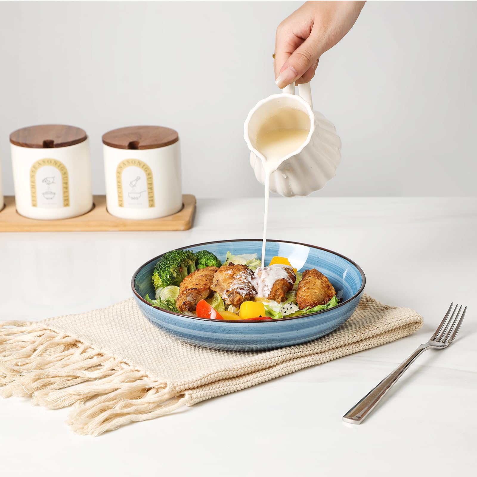 KitchenTour bol à l’échelle près d’une cuillère pour visualiser capacité
