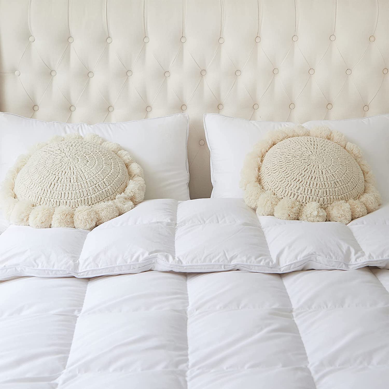 kitletsuit pompons faits main gros plan accent artisanal et charme