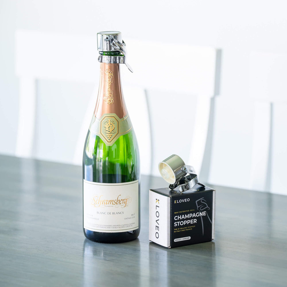 KLOVEO bouchon posé sur table en scène lifestyle montrant préservation du service