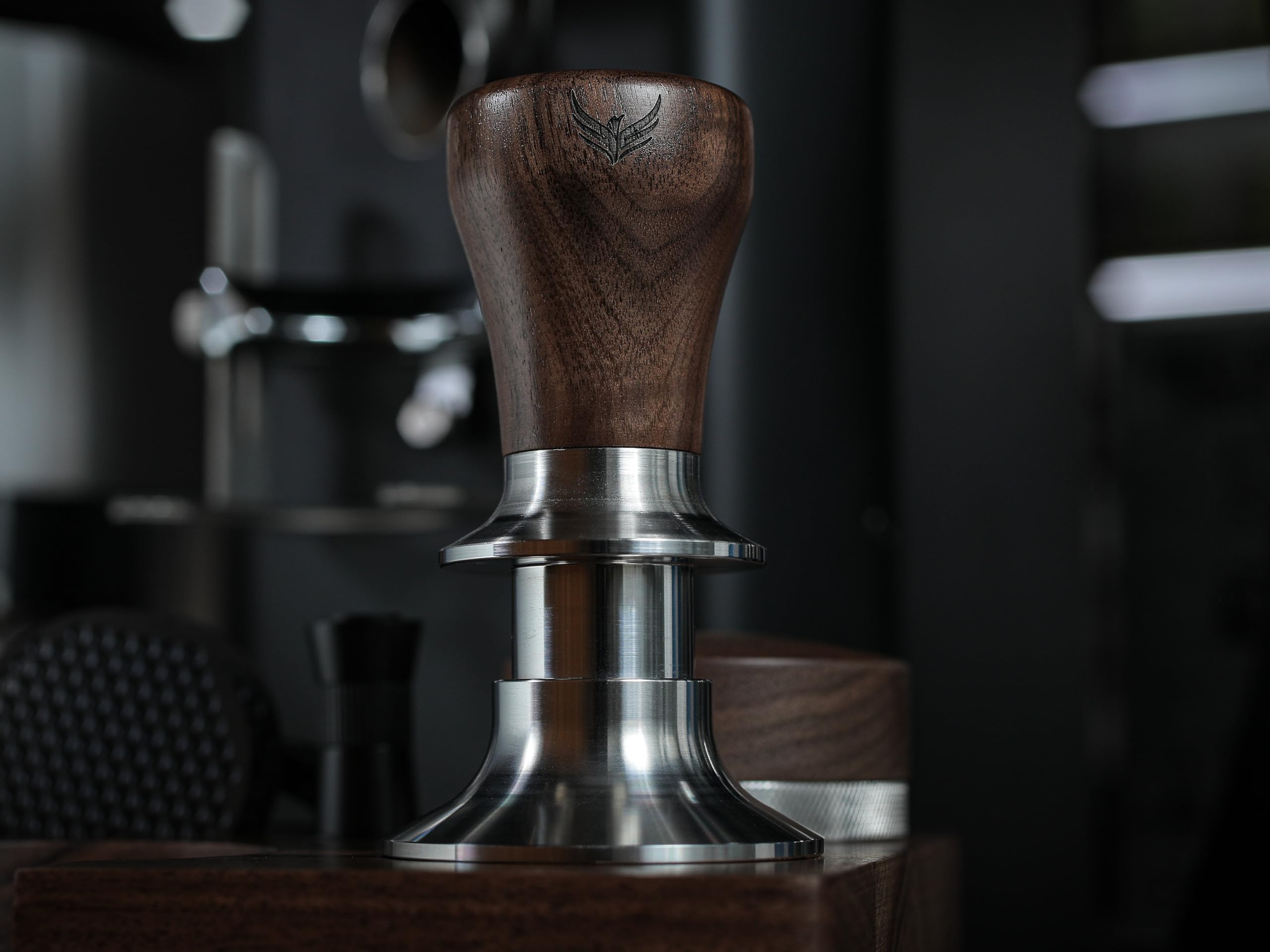 KNODOS tamper avec accessoires espresso mettant en valeur kit complet