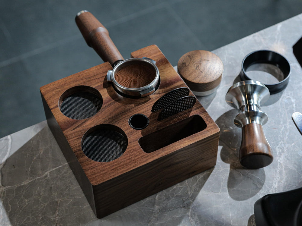 KNODOS vues des emplacements outils montrant rangement pour sept accessoires essentiels