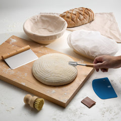 KooK banneton rond en rotin naturel, gros plan sur le tressage pour motif de croûte