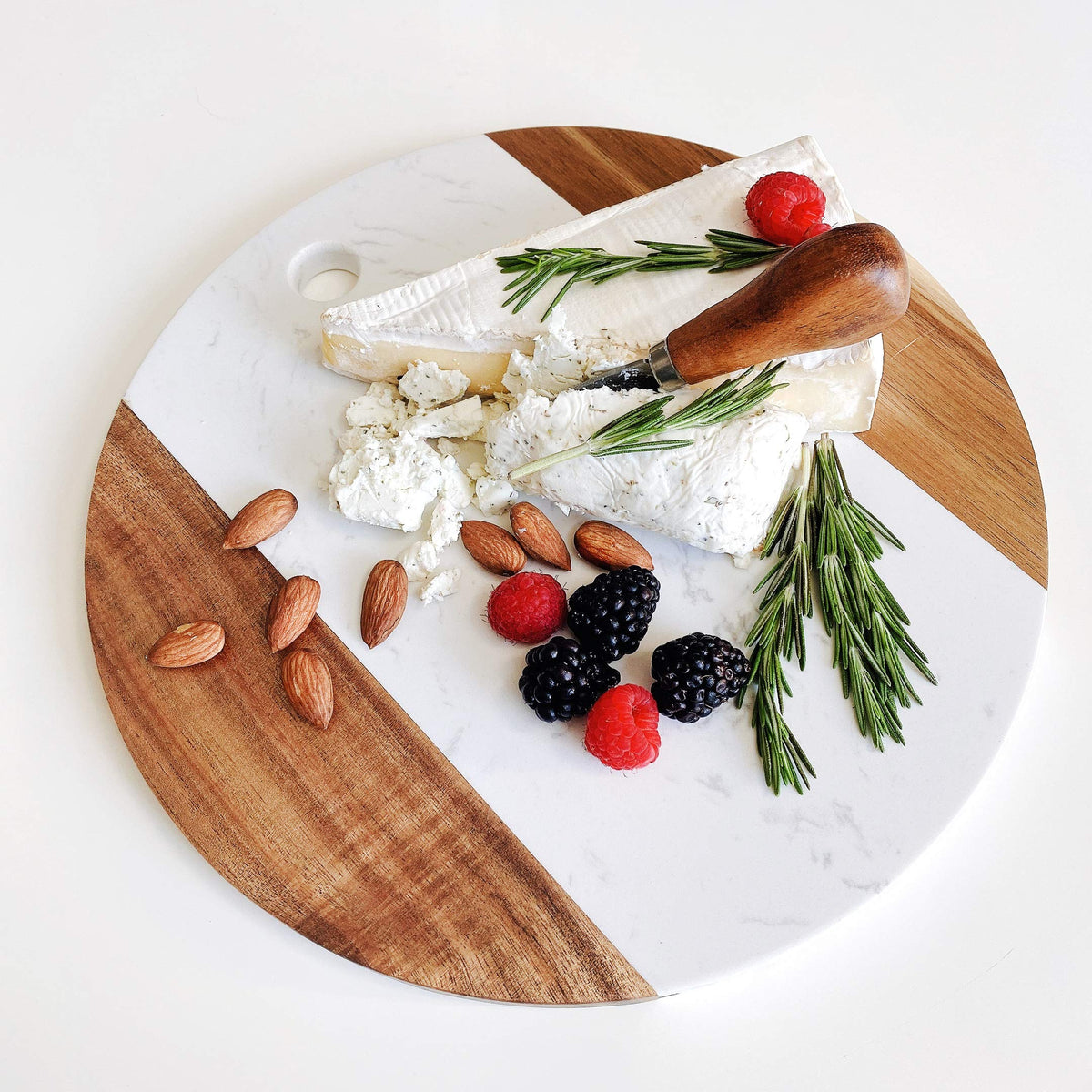 Kordes planche face avant présentant fromages, design élégant