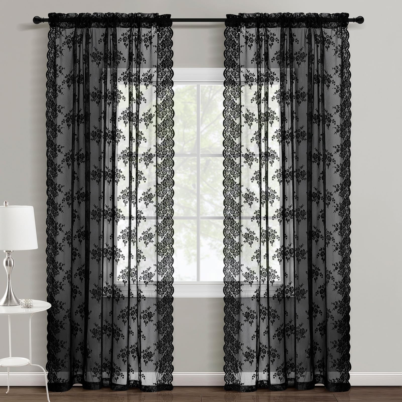 Kotile motif floral en tulle révélant texture et raffinement