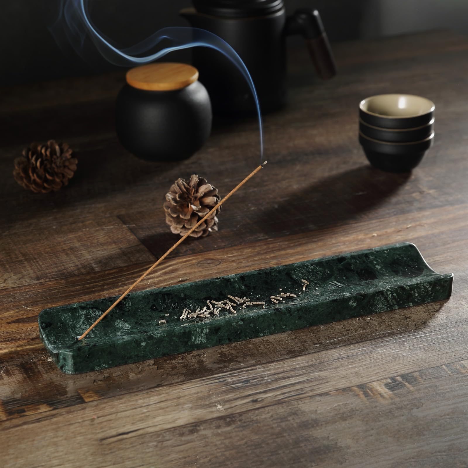 Koville porte-encens face en marbre vert, design élégant et stable