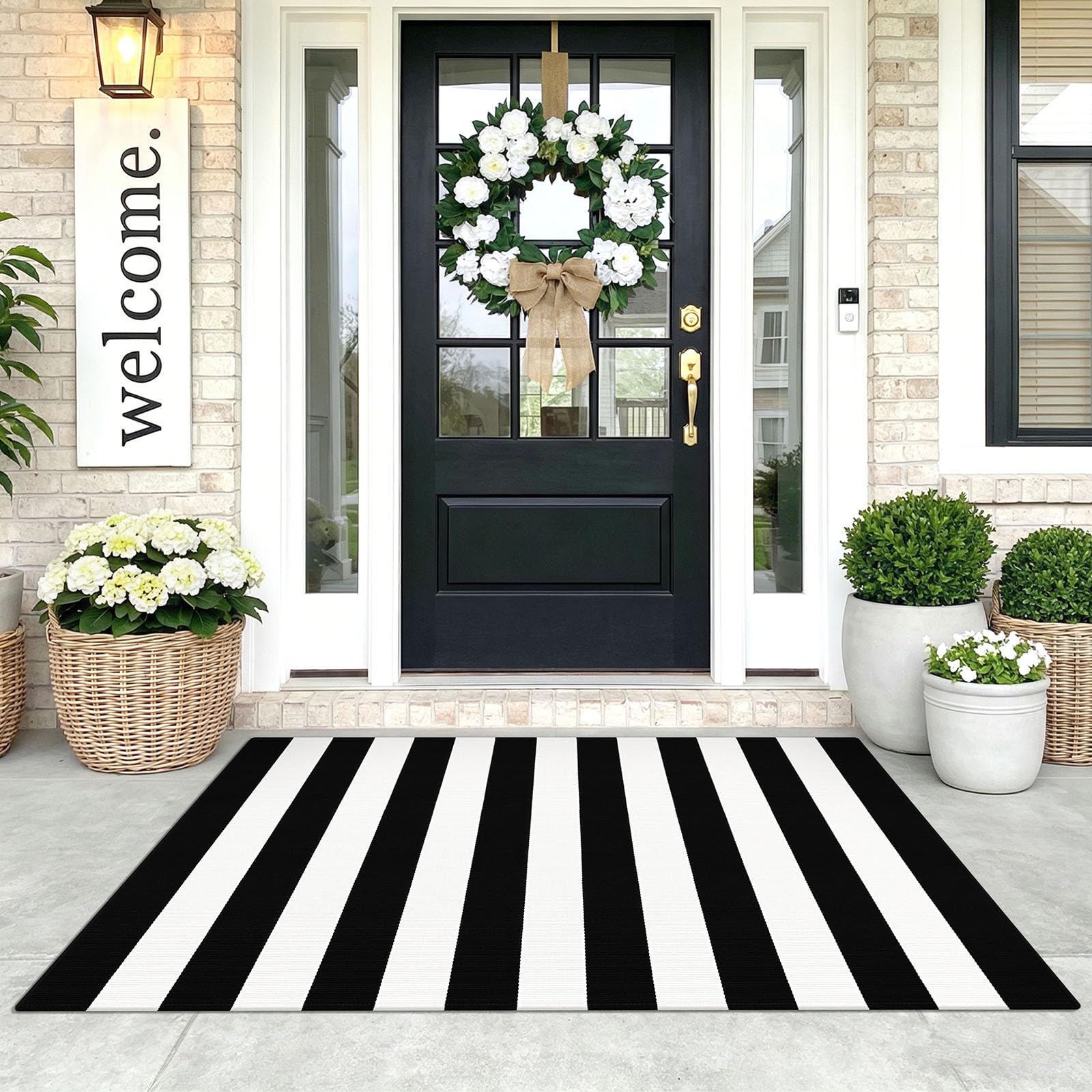 KOZYFLY tapis noir et blanc face avant apportant style graphique