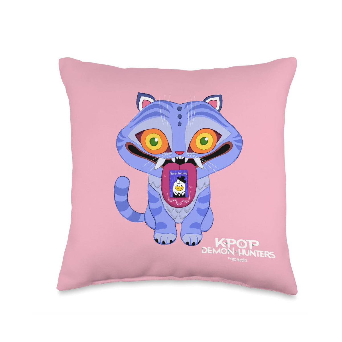 Kpop Demon Hunters coussin face avant montrant le chat dérangé, apporte style fandom